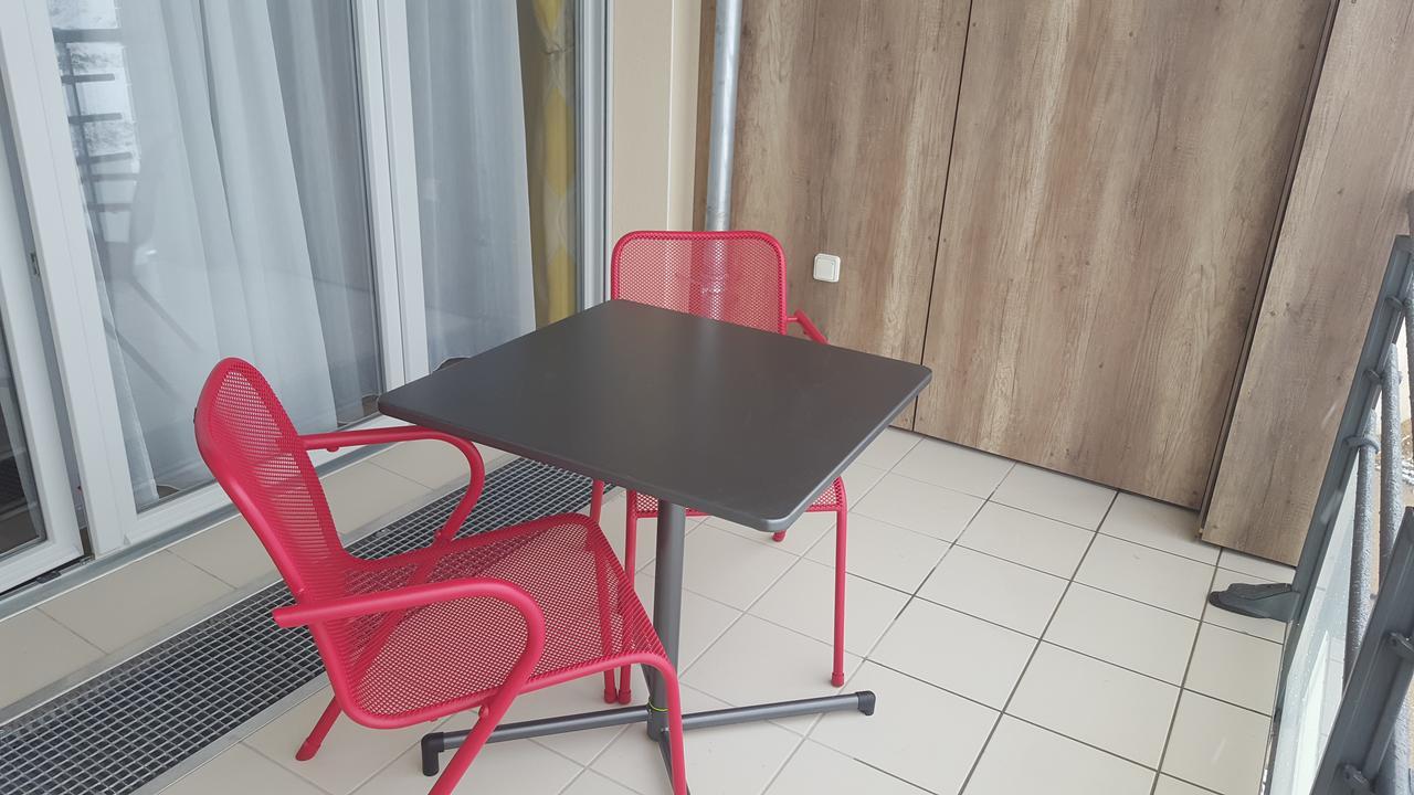 Residence Seniors Domitys Les Hautes Feuilles Reims Bagian luar foto